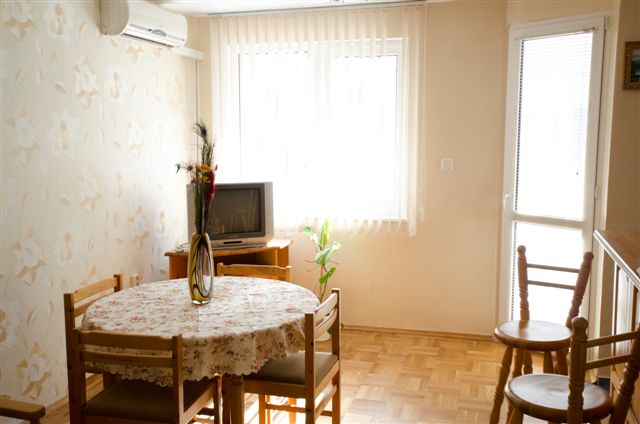 2-bed apartment, right next to Medical university